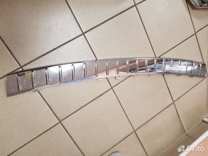 Накладка бампера задняя Volkswagen Touareg 2 2010