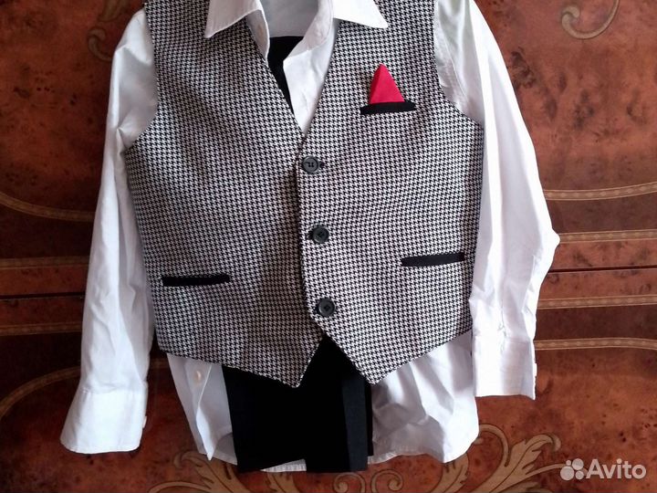 Костюм тройка на мальчика 104 110 116