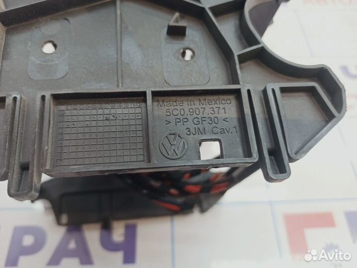 Блок реле Volkswagen Jetta (A6) 5C0907371