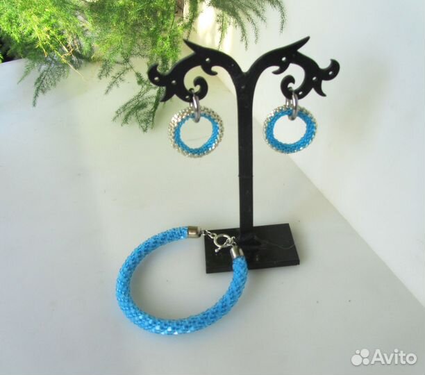 Комплект украшений серьги и браслет)