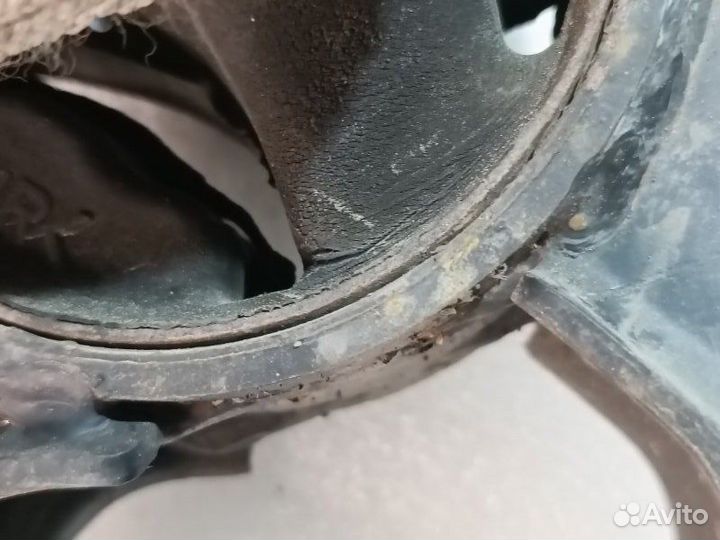 Подушка двигателя задняя Toyota Vista Ardeo ZZV50