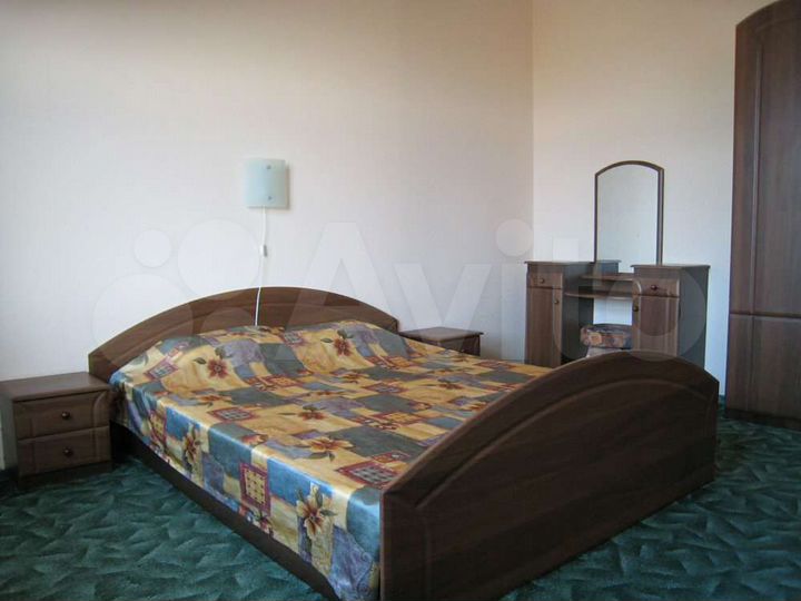 Комната 28 м², 1/4 эт.