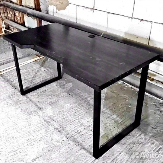 Компьютерный стол/ игровой стол