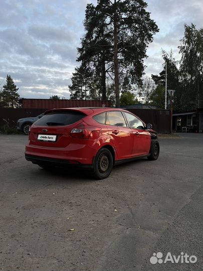 Ford Focus 1.6 МТ, 2011, битый, 208 000 км