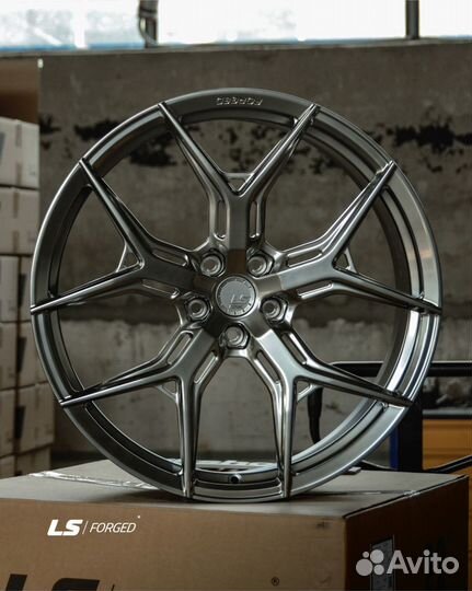 Кованые диски LS Forged R21 на Mercedes GLS X167