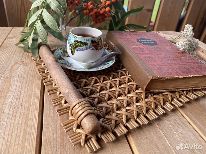 Поднос (подставка) плетеный с ручками