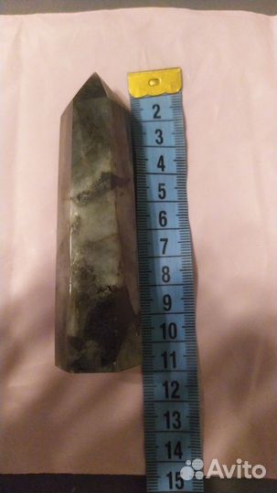 Лабрадорит кристалл