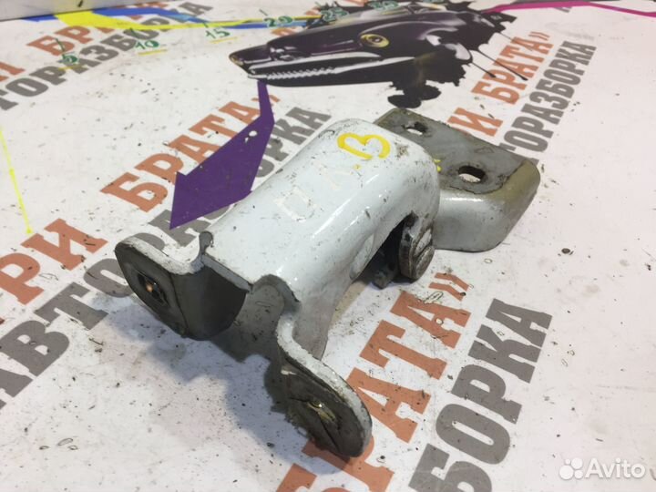 Рено Трафик Петля верхняя передней двери