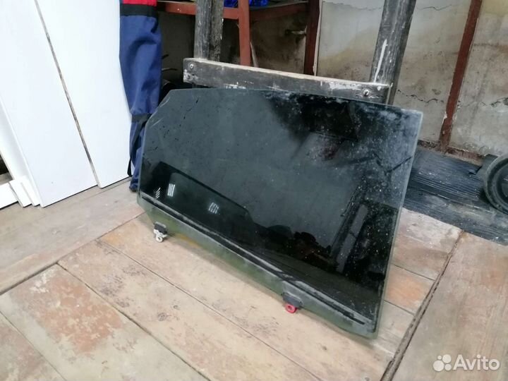 Боковое стекло на Приус 30