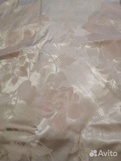 Пледы и покрывало