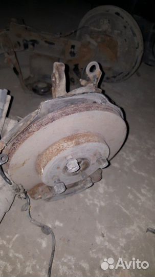 Левый поворотный кулак на хонду мобилио