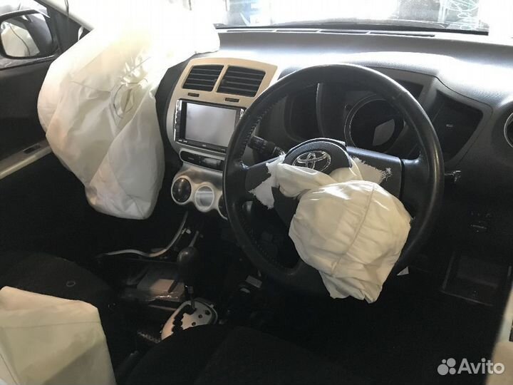 Декоративная крышка двигателя Toyota Ist NCP110