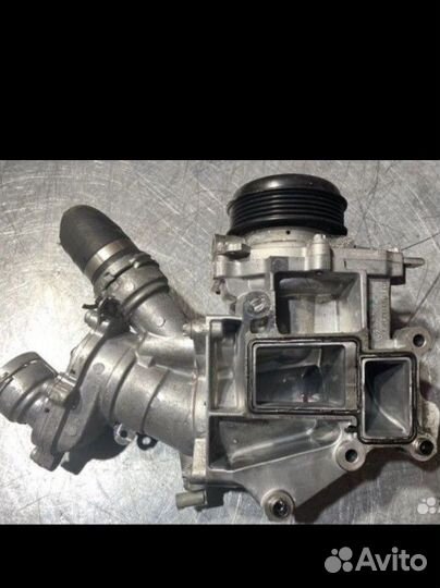 Водяная помпа на mercedes om 656