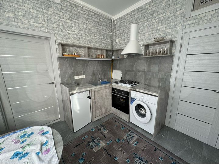 2-к. квартира, 52 м², 1/2 эт.