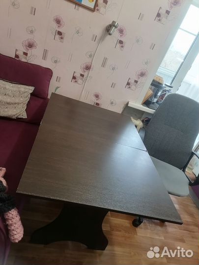 Кухонный стол