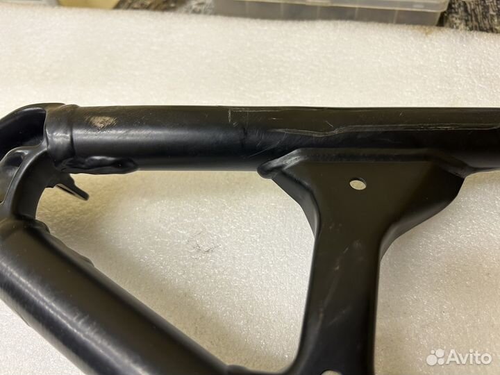 Рычаг левый нижний на снегоход Polaris 1824368-458