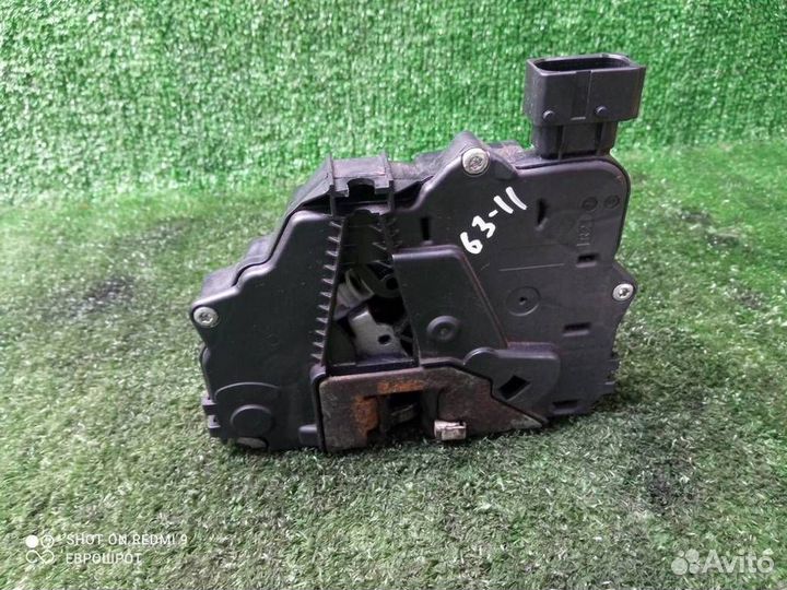 Замок двери передней правой Opel Corsa D (2006-20