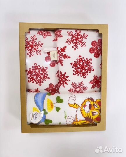 Прихватки и полотенце