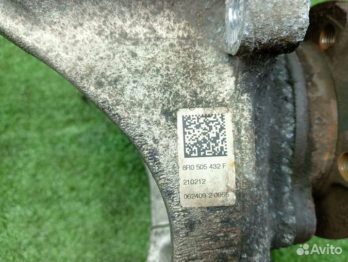 Кулак задний правый Audi Q5 8R