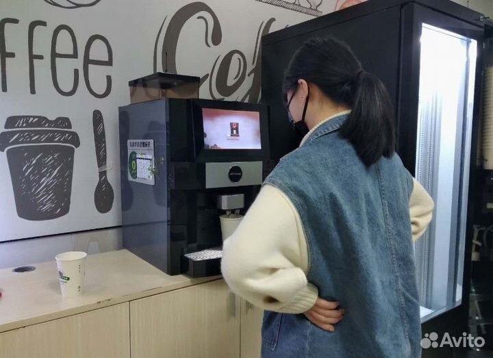 Профессиональная кофемашина для вендинга