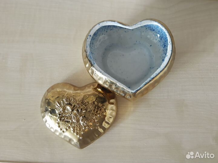 Посуда (стаканы,чашки,стопки,чайник, тарелки)