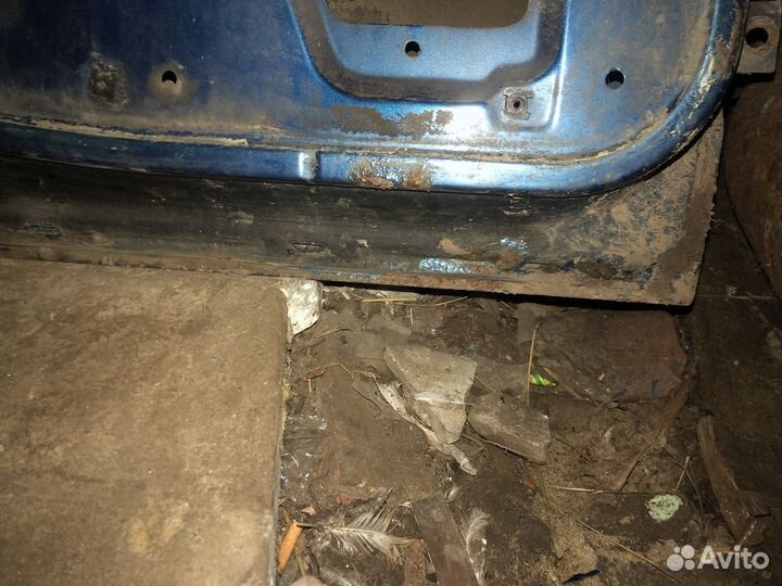 Задняя левая дверь 2110-2112