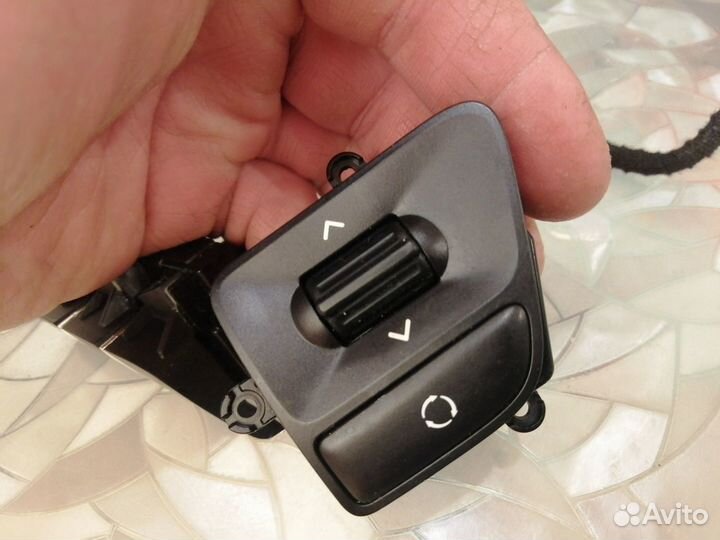 Кнопки руля Kia Ceed 2012