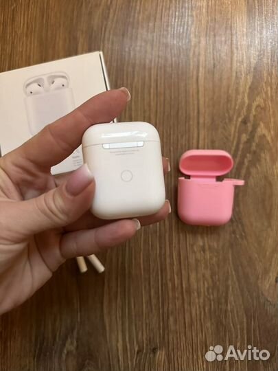 Беспроводные наушники Apple AirPods 2