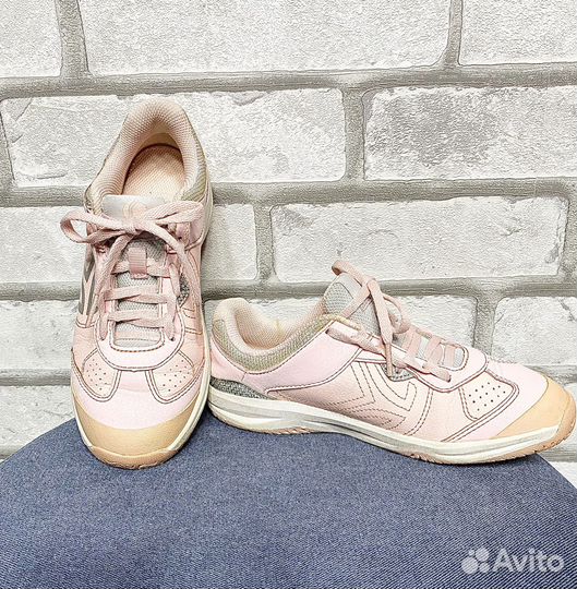 Кроссовки розовые