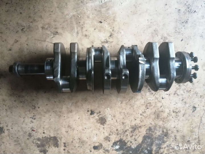 Коленвал двигателя X20DTH Опель 2.0 дизель