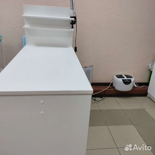 Стол для маникюра бу