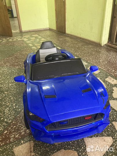 Детский электромобиль