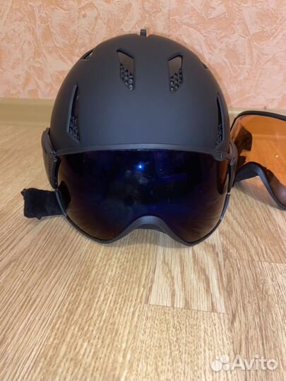 Горнолыжный шлем