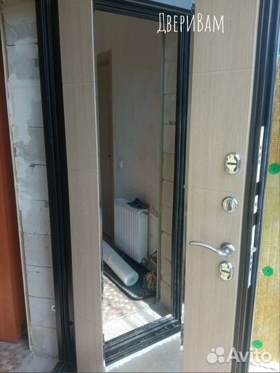 Дверь с терморазрывом с зеркалом