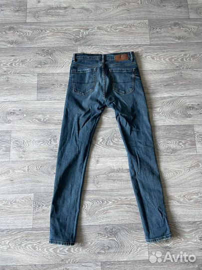 Джинсы mango