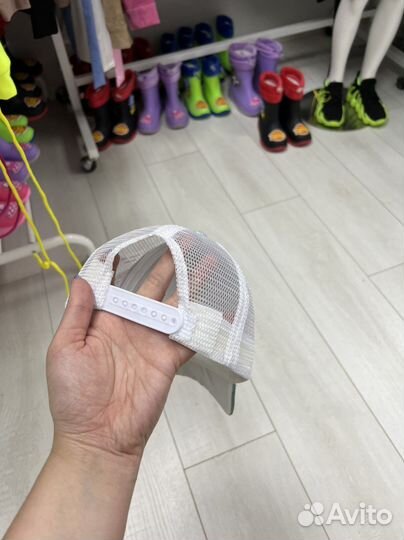 Блестящая детской кепка