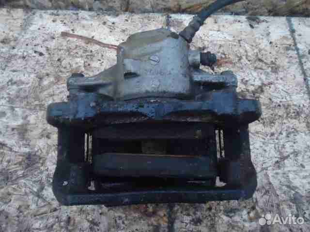 Суппорт передний левый Mercedes C-klasse W204