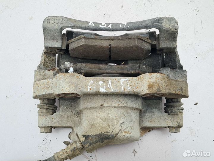 Передний правый суппорт Chery Fora a21