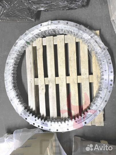 Опорно-поворотный круг Hitachi ZX250LCN-3 9245728