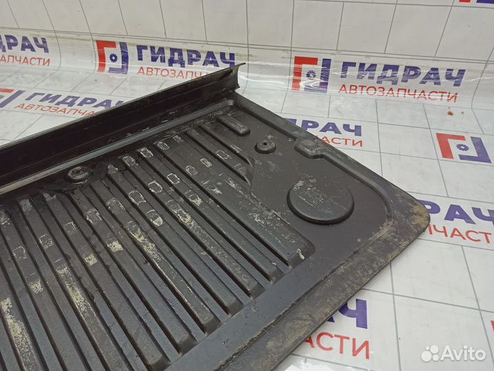 Обшивка двери багажника Volkswagen Amarok (2H)