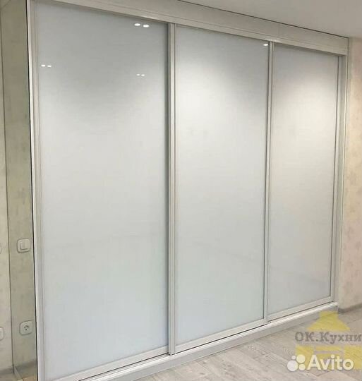 Шкаф купе с зеркалом