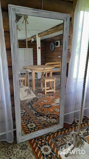 Кровать, зеркало