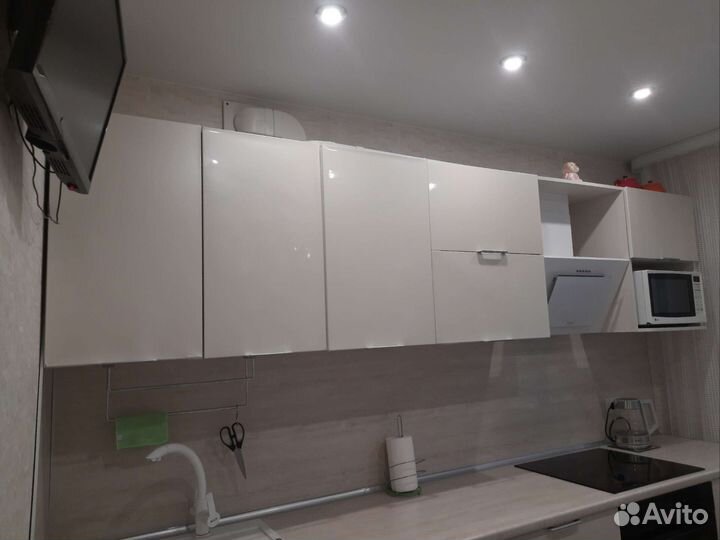 Кухонный гарнитур с техникой бу