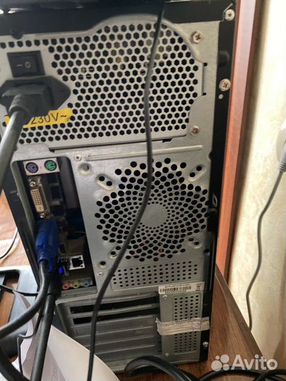 Настольный компьютер с монитором