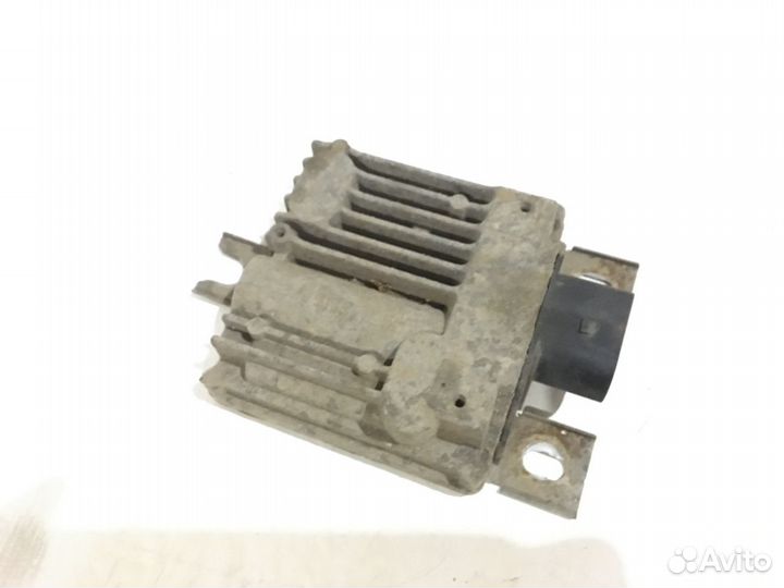 Блок управления топл насоса Таурег 2 7P0906093