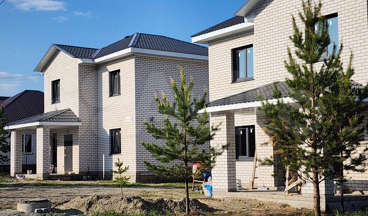 Дом 111 м² на участке 5 сот.