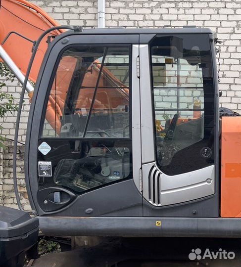 Кабина экскаватора hitachi