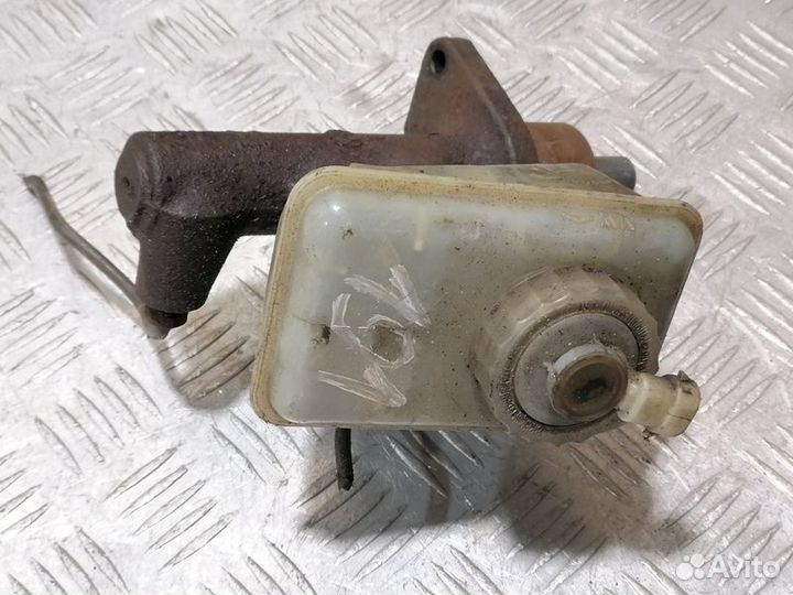 Цилиндр тормозов главный Opel Vectra A