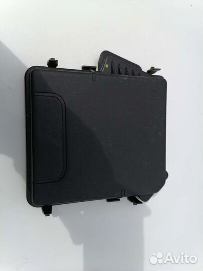 Крышка блока предохранителей Renault Fluence megan