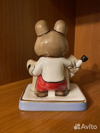 Фарфоровые фигурки мишки-спортсмены